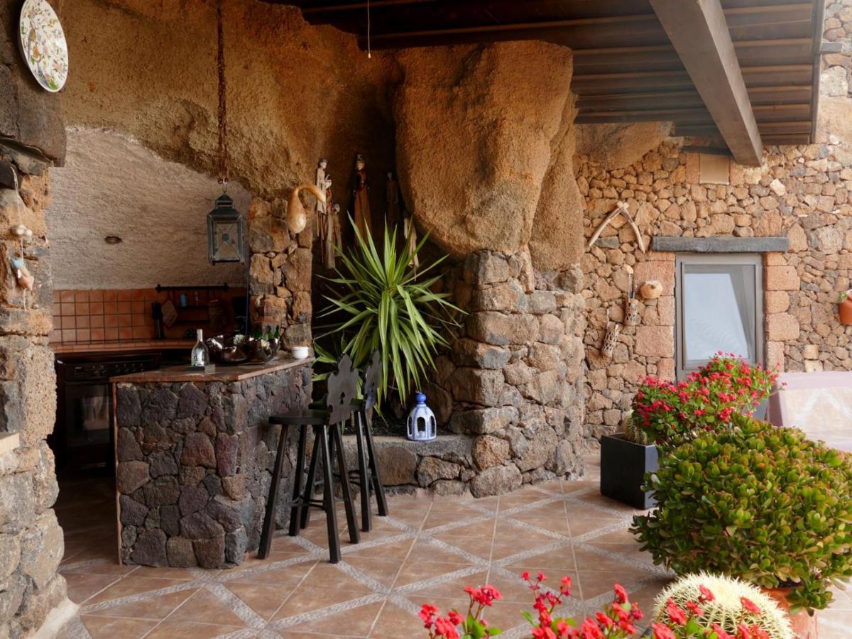 Castillo Lanzarote Villa Sophie - Luxury Villa -Sleep In A Volcanic Cave With Heated Pool Tias Luaran gambar