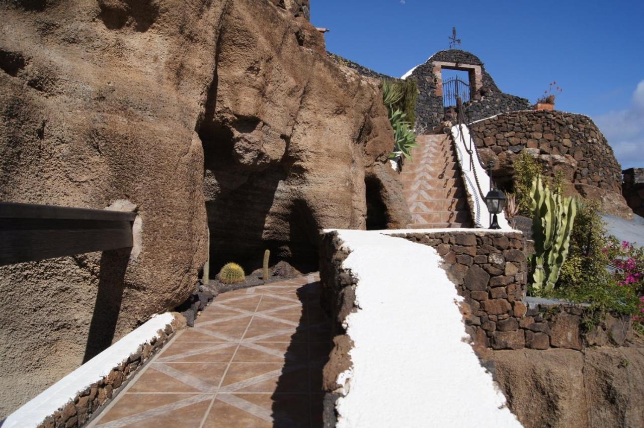 Castillo Lanzarote Villa Sophie - Luxury Villa -Sleep In A Volcanic Cave With Heated Pool Tias Luaran gambar