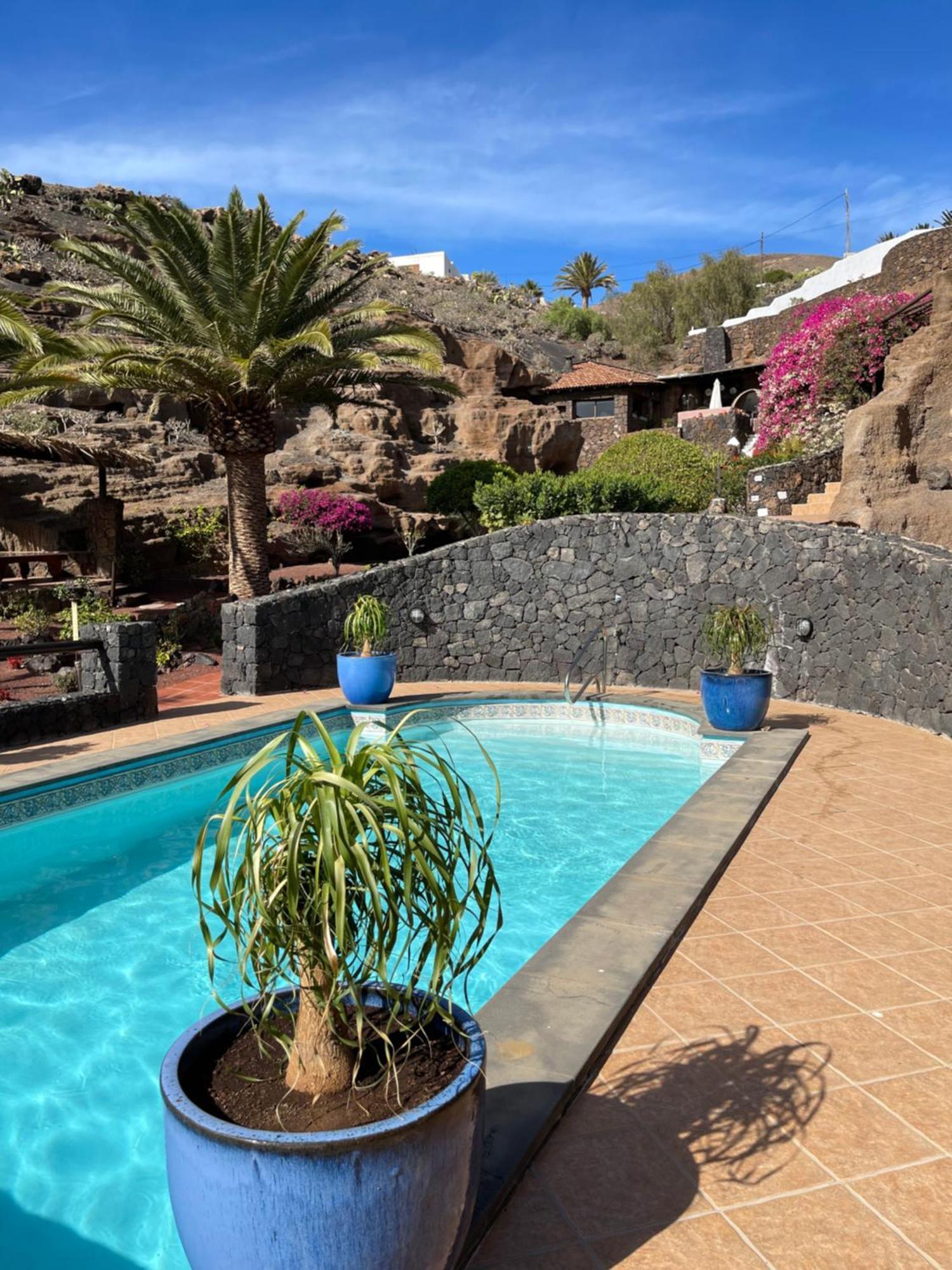 Castillo Lanzarote Villa Sophie - Luxury Villa -Sleep In A Volcanic Cave With Heated Pool Tias Luaran gambar