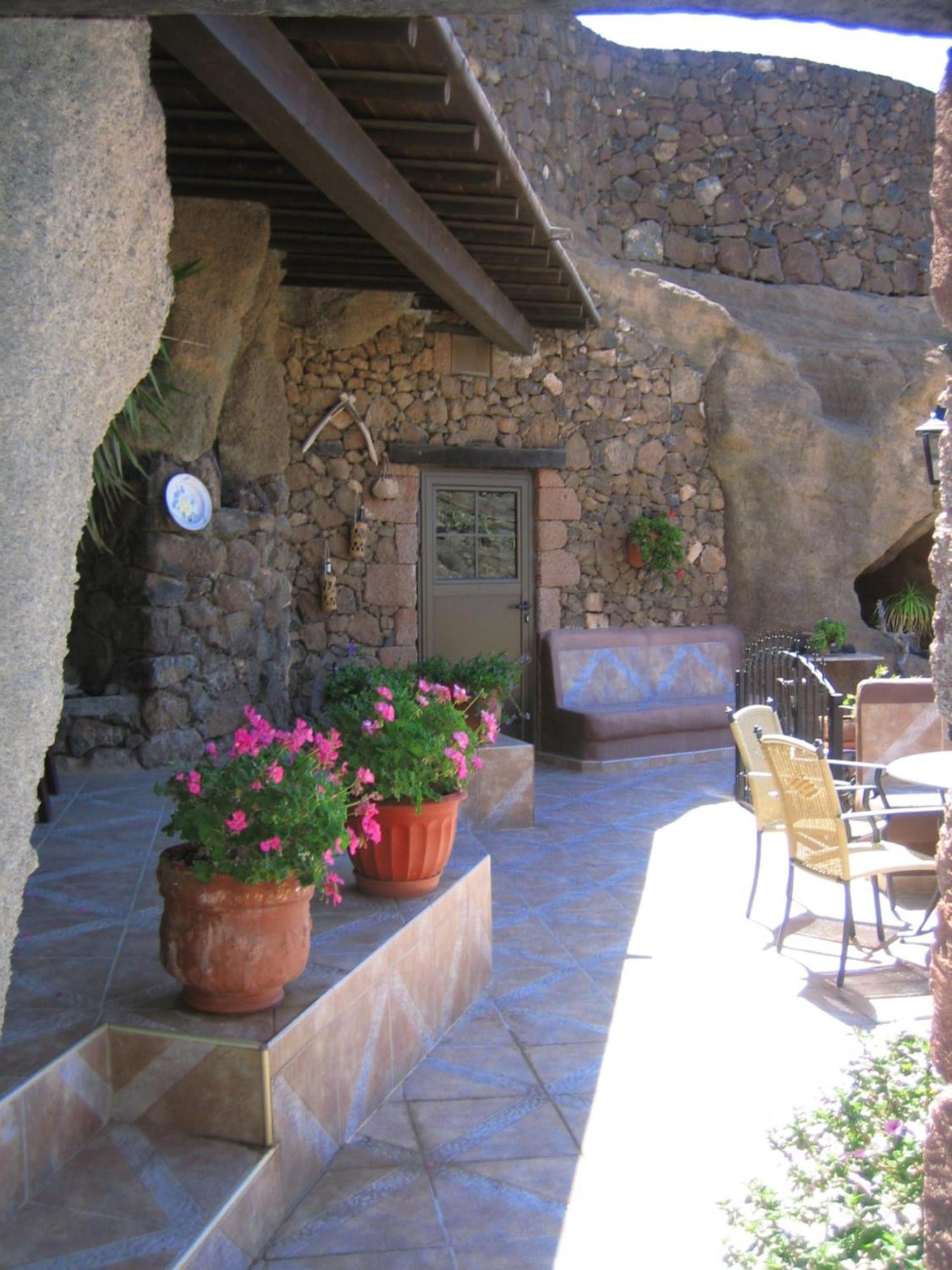 Castillo Lanzarote Villa Sophie - Luxury Villa -Sleep In A Volcanic Cave With Heated Pool Tias Luaran gambar