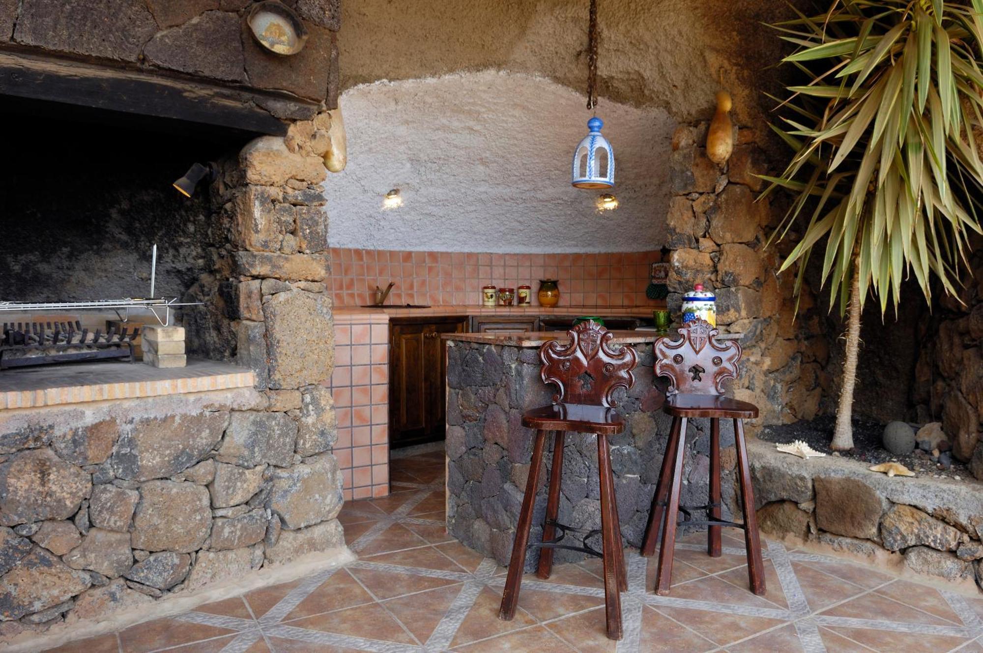 Castillo Lanzarote Villa Sophie - Luxury Villa -Sleep In A Volcanic Cave With Heated Pool Tias Luaran gambar