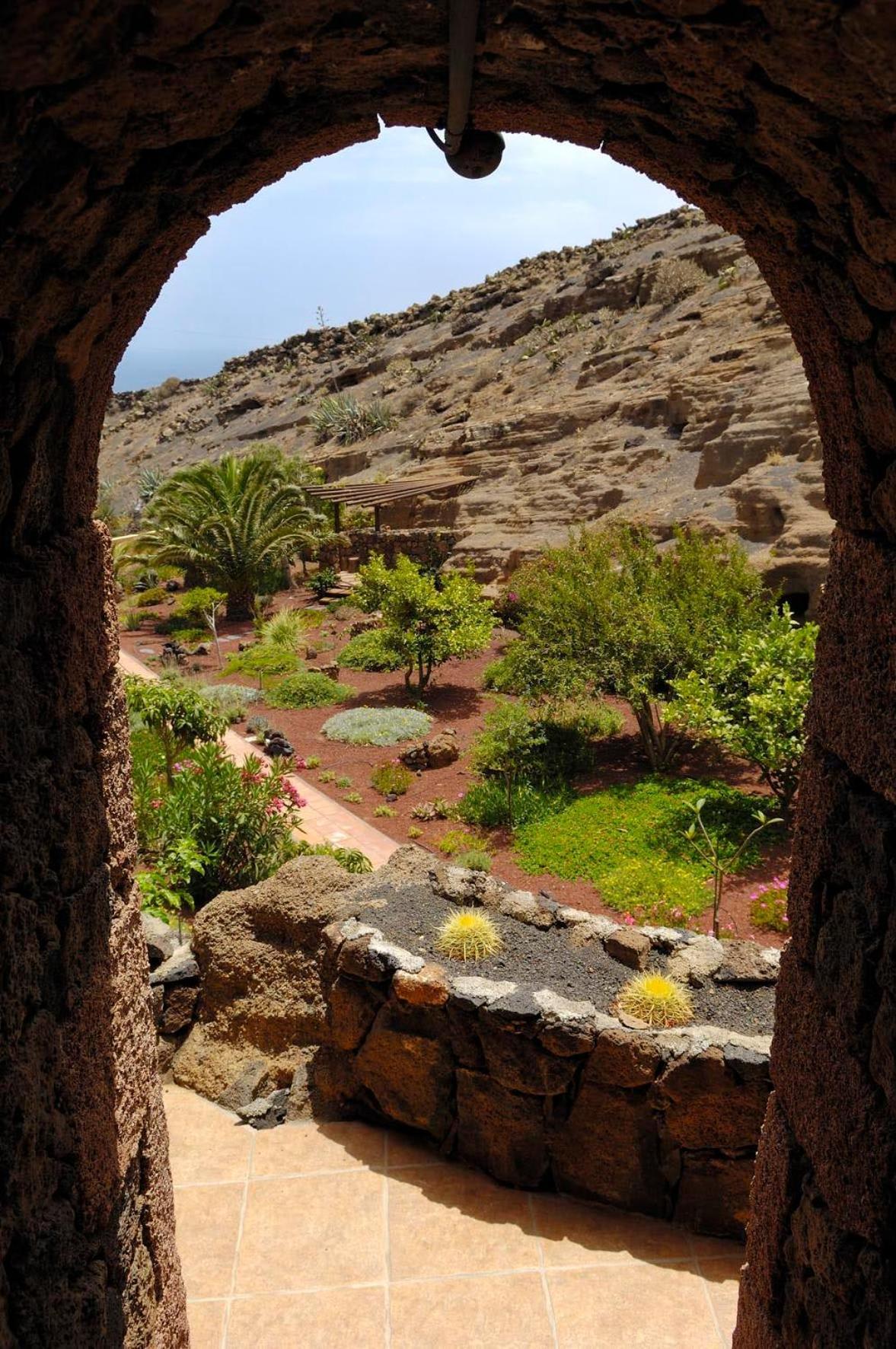 Castillo Lanzarote Villa Sophie - Luxury Villa -Sleep In A Volcanic Cave With Heated Pool Tias Luaran gambar