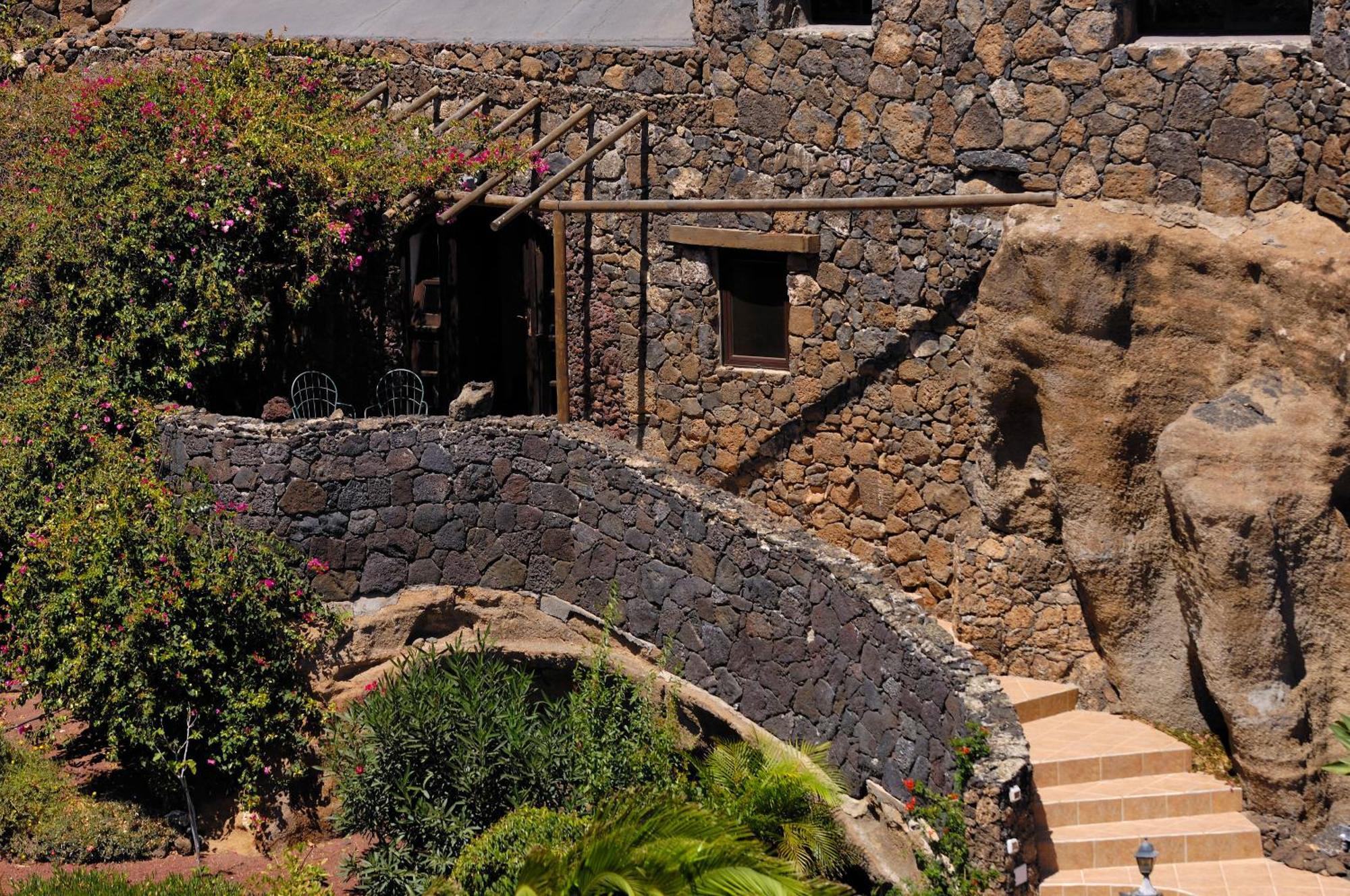 Castillo Lanzarote Villa Sophie - Luxury Villa -Sleep In A Volcanic Cave With Heated Pool Tias Luaran gambar