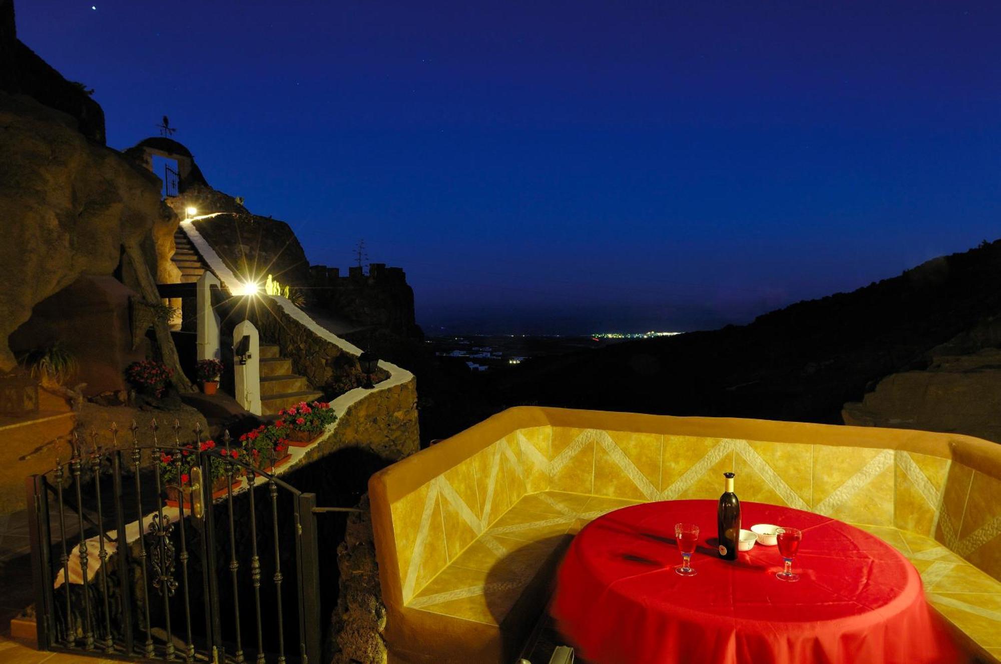 Castillo Lanzarote Villa Sophie - Luxury Villa -Sleep In A Volcanic Cave With Heated Pool Tias Luaran gambar
