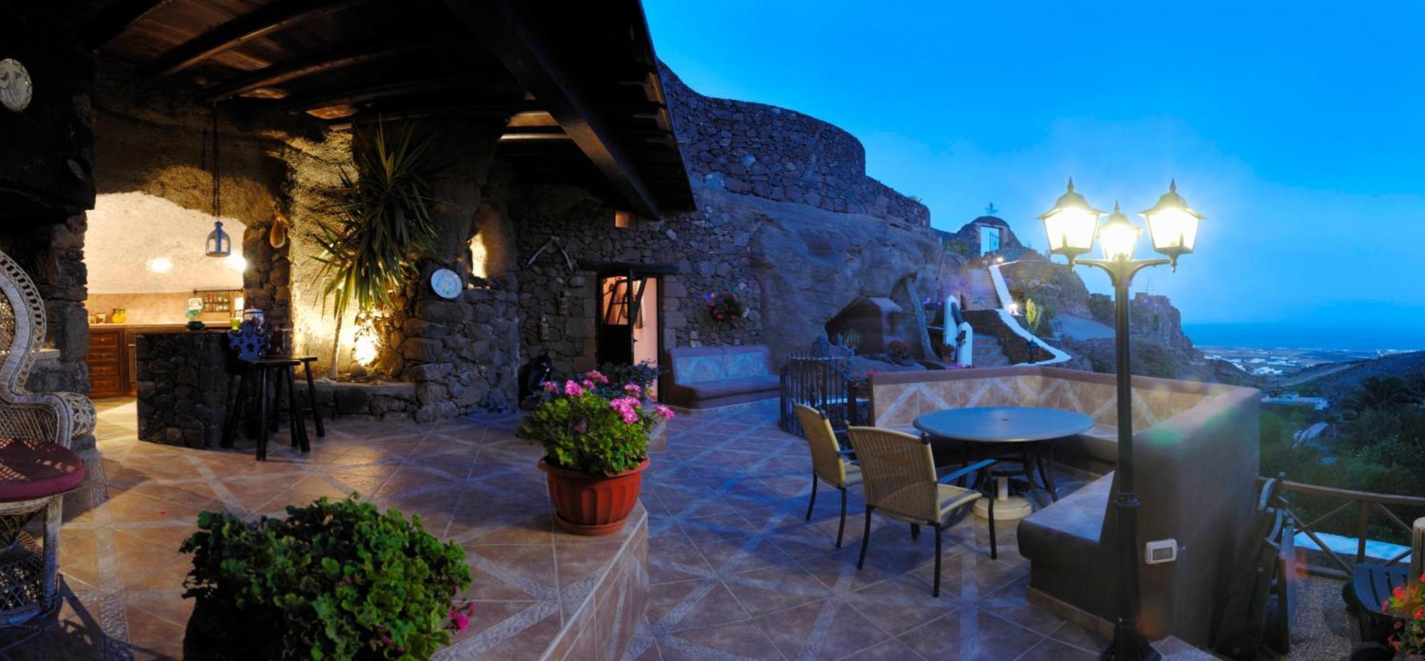 Castillo Lanzarote Villa Sophie - Luxury Villa -Sleep In A Volcanic Cave With Heated Pool Tias Luaran gambar