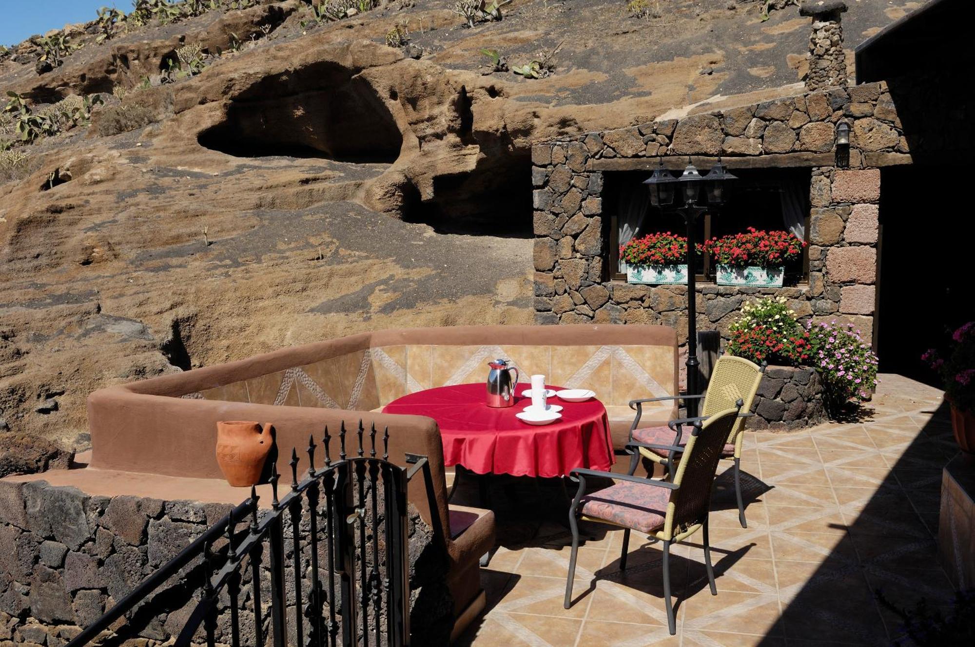 Castillo Lanzarote Villa Sophie - Luxury Villa -Sleep In A Volcanic Cave With Heated Pool Tias Luaran gambar