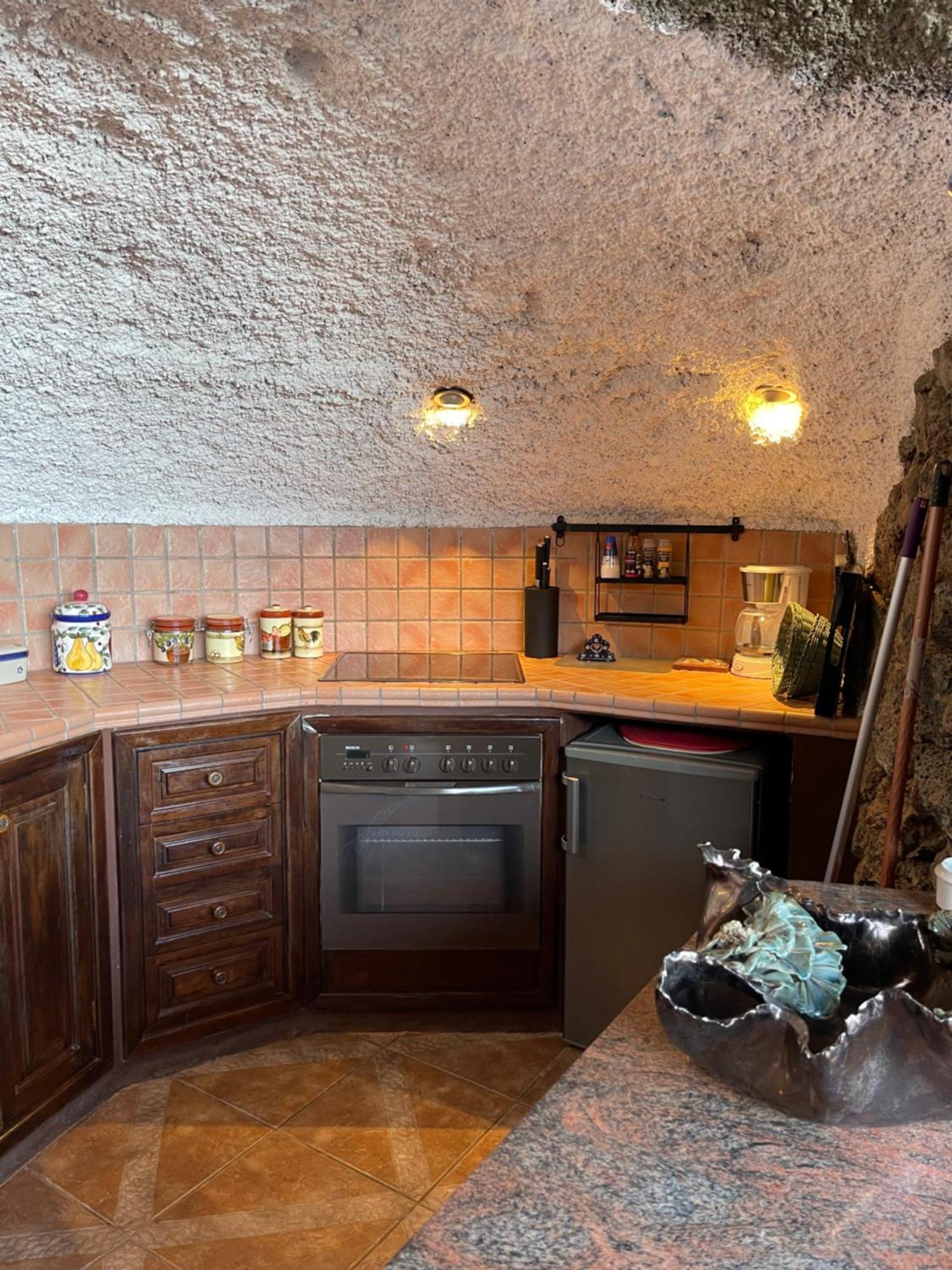 Castillo Lanzarote Villa Sophie - Luxury Villa -Sleep In A Volcanic Cave With Heated Pool Tias Luaran gambar