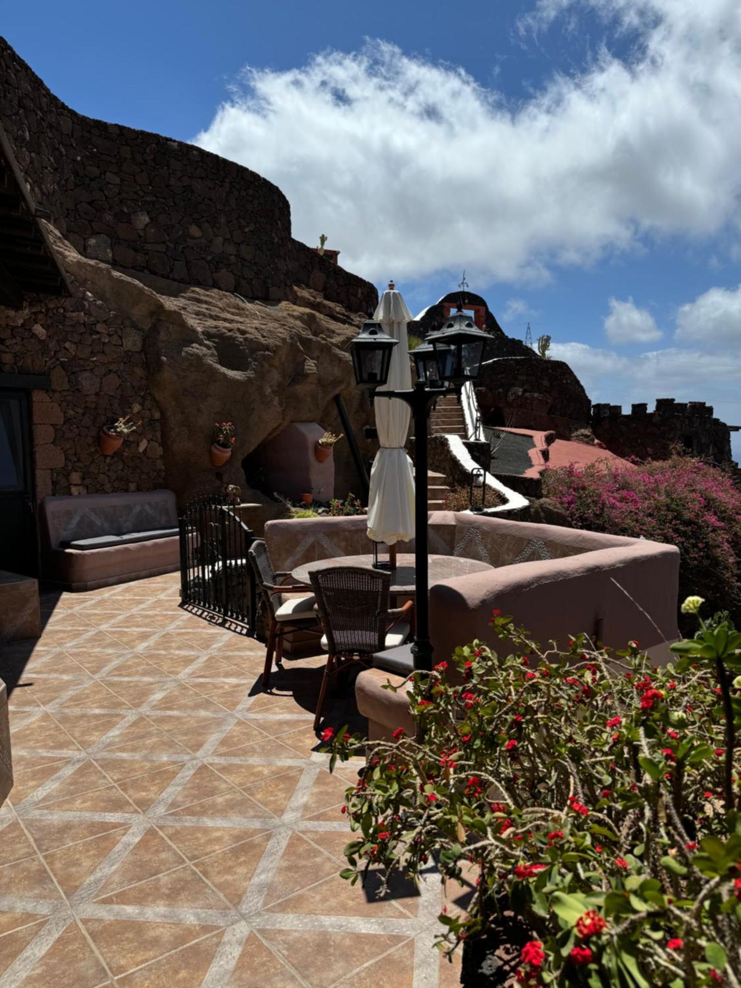 Castillo Lanzarote Villa Sophie - Luxury Villa -Sleep In A Volcanic Cave With Heated Pool Tias Luaran gambar