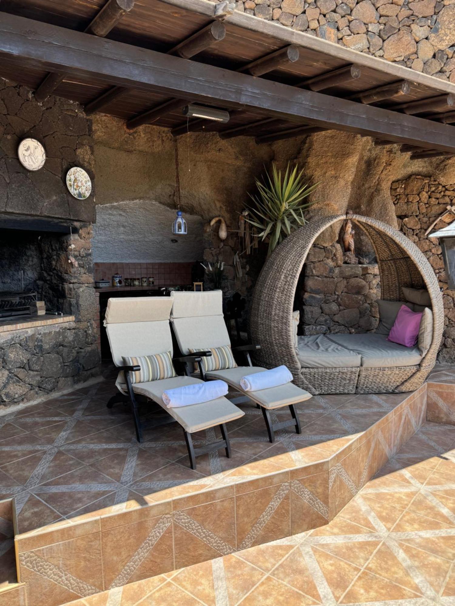 Castillo Lanzarote Villa Sophie - Luxury Villa -Sleep In A Volcanic Cave With Heated Pool Tias Luaran gambar
