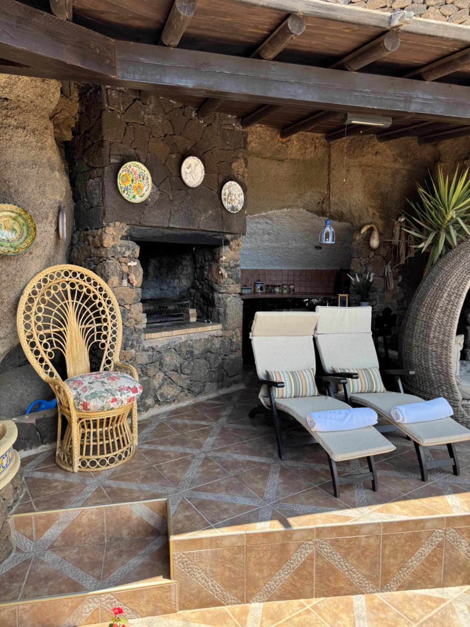 Castillo Lanzarote Villa Sophie - Luxury Villa -Sleep In A Volcanic Cave With Heated Pool Tias Luaran gambar